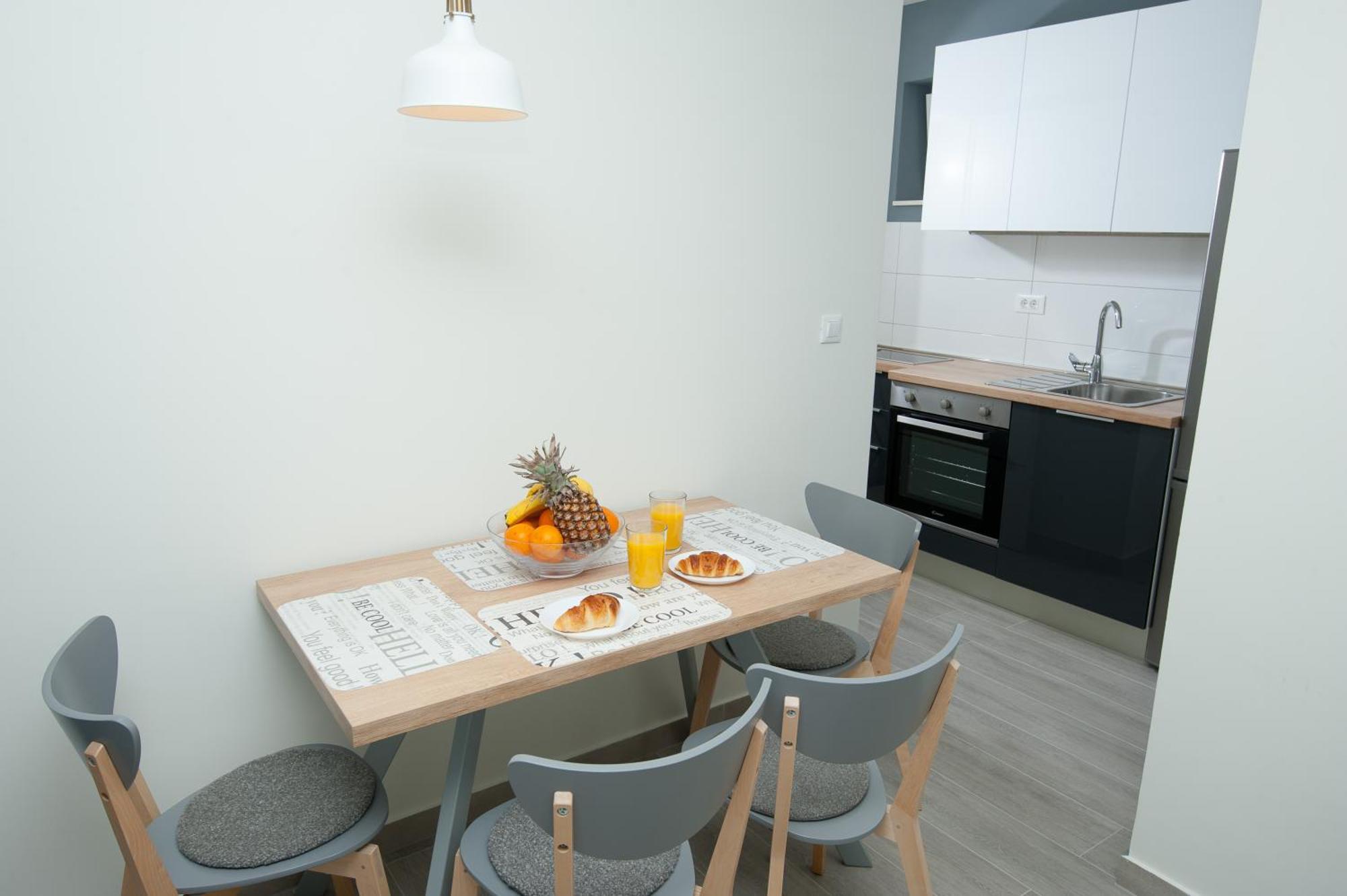 Seaside Luxury Suites Подстрана Номер фото