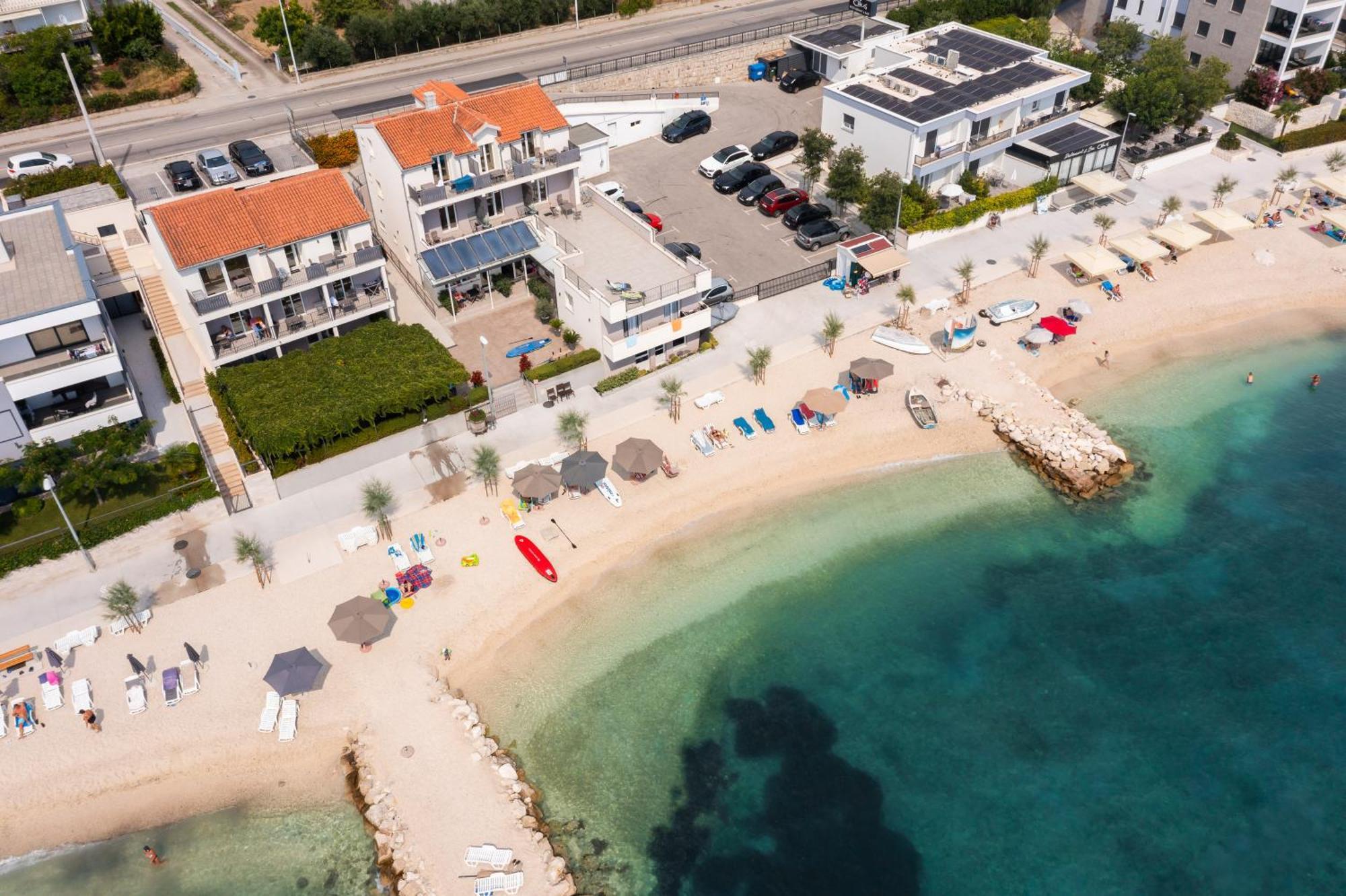 Seaside Luxury Suites Подстрана Экстерьер фото