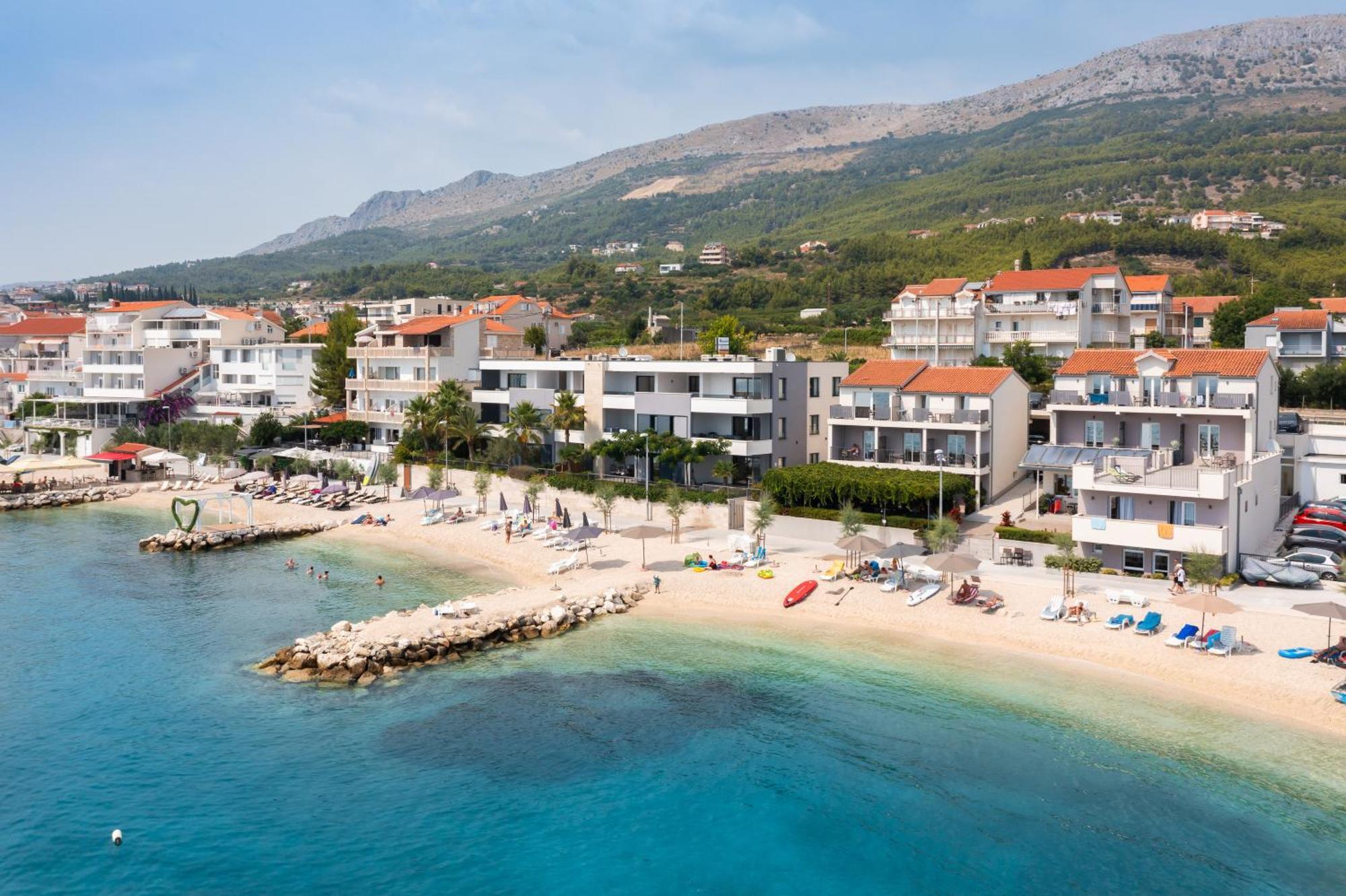 Seaside Luxury Suites Подстрана Экстерьер фото