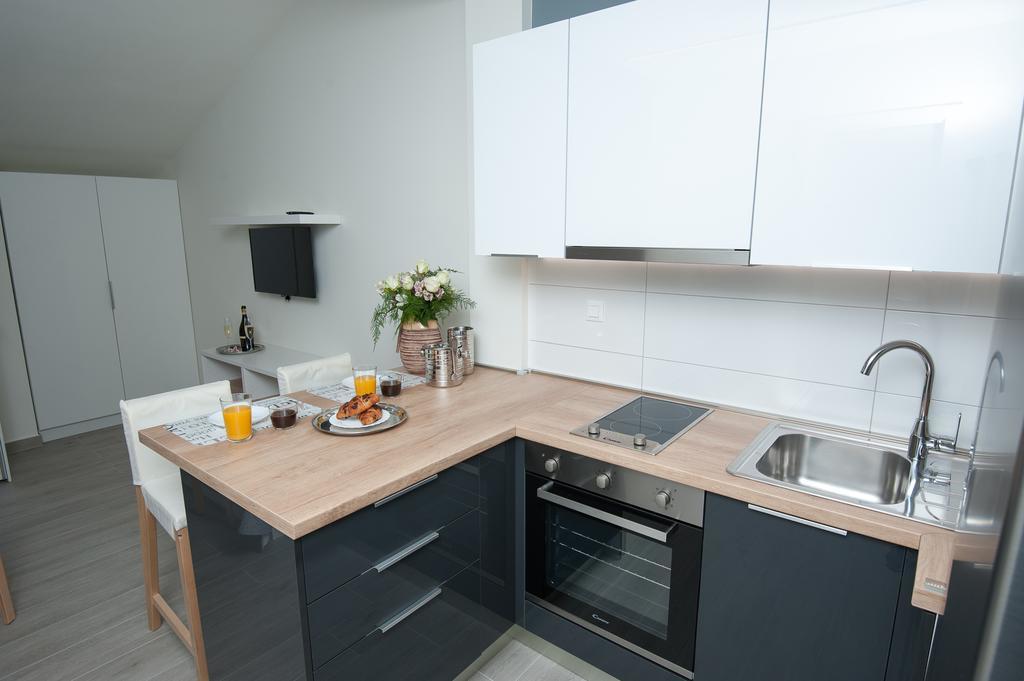 Seaside Luxury Suites Подстрана Экстерьер фото