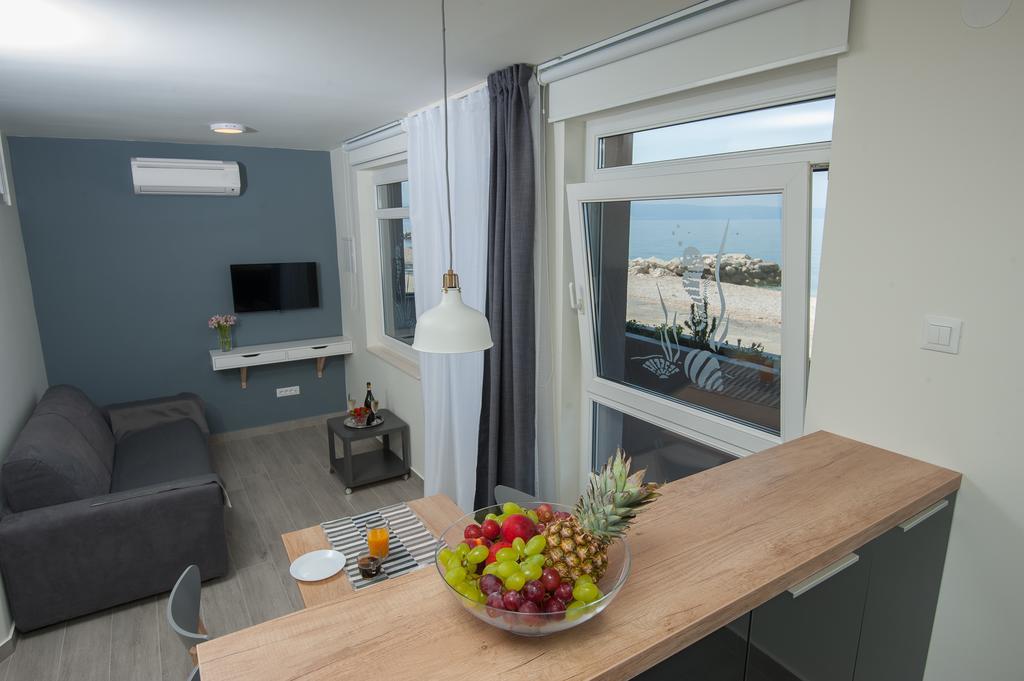 Seaside Luxury Suites Подстрана Экстерьер фото