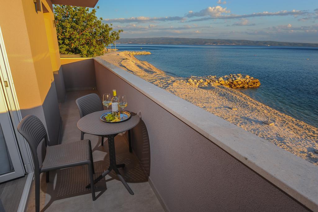 Seaside Luxury Suites Подстрана Экстерьер фото
