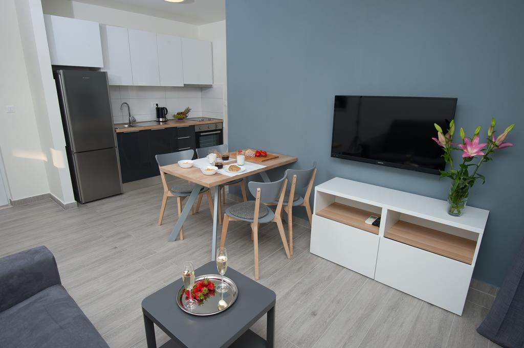 Seaside Luxury Suites Подстрана Экстерьер фото