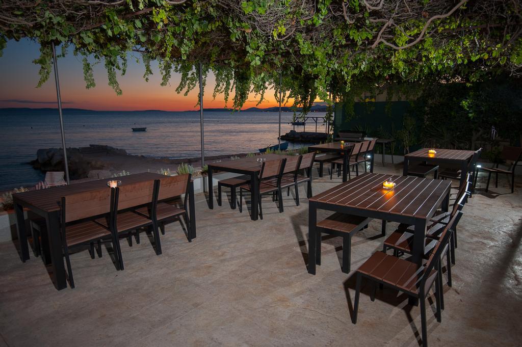 Seaside Luxury Suites Подстрана Экстерьер фото